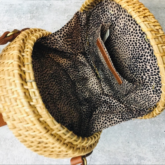 Sole Society Straw Catie Canteen Crossbody - Picture 4 of 7